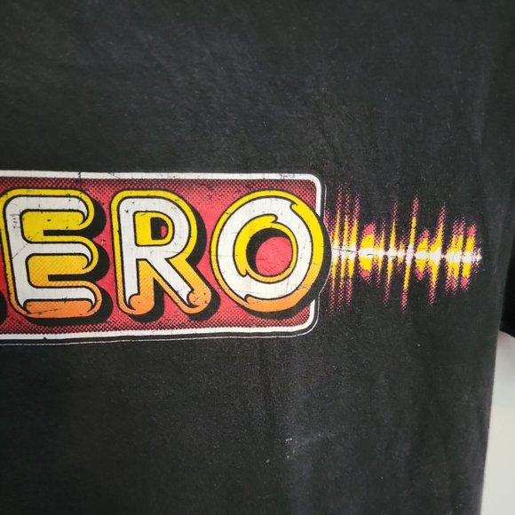 Thrashed Zero Skateboards T-Shirt Distressed 90's Size Small (has holes on back) - Picture 4 of 11